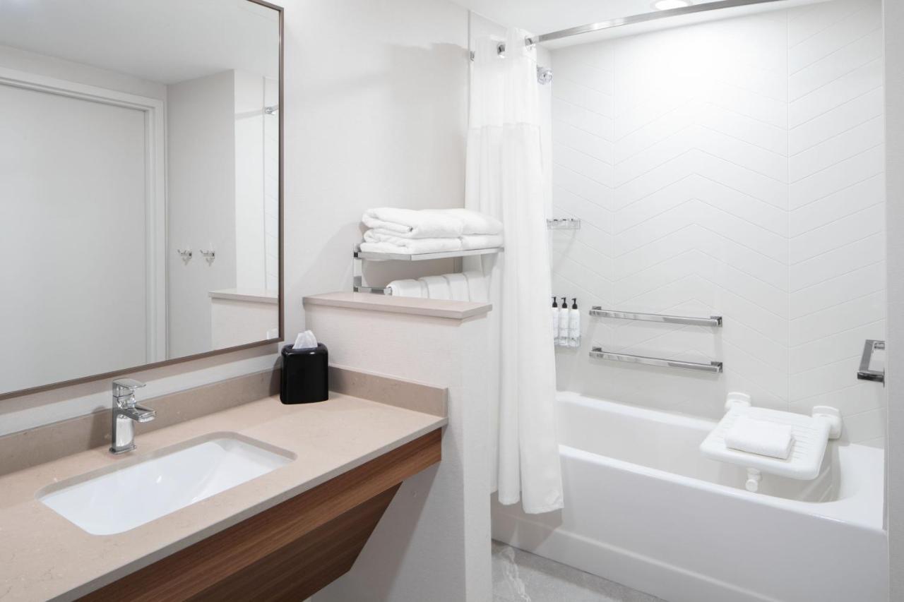 Fairfield By Marriott Inn & Suites Whitsett Greensboro East Esterno foto